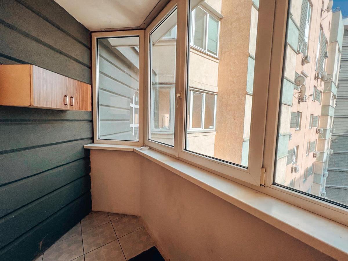 Cozy Apartments On The Left Bank Kiev Exteriör bild